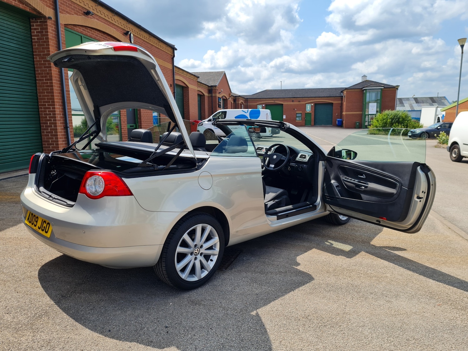 Used Volkswagen EOS 2009 for sale - 76707583: Photo 25