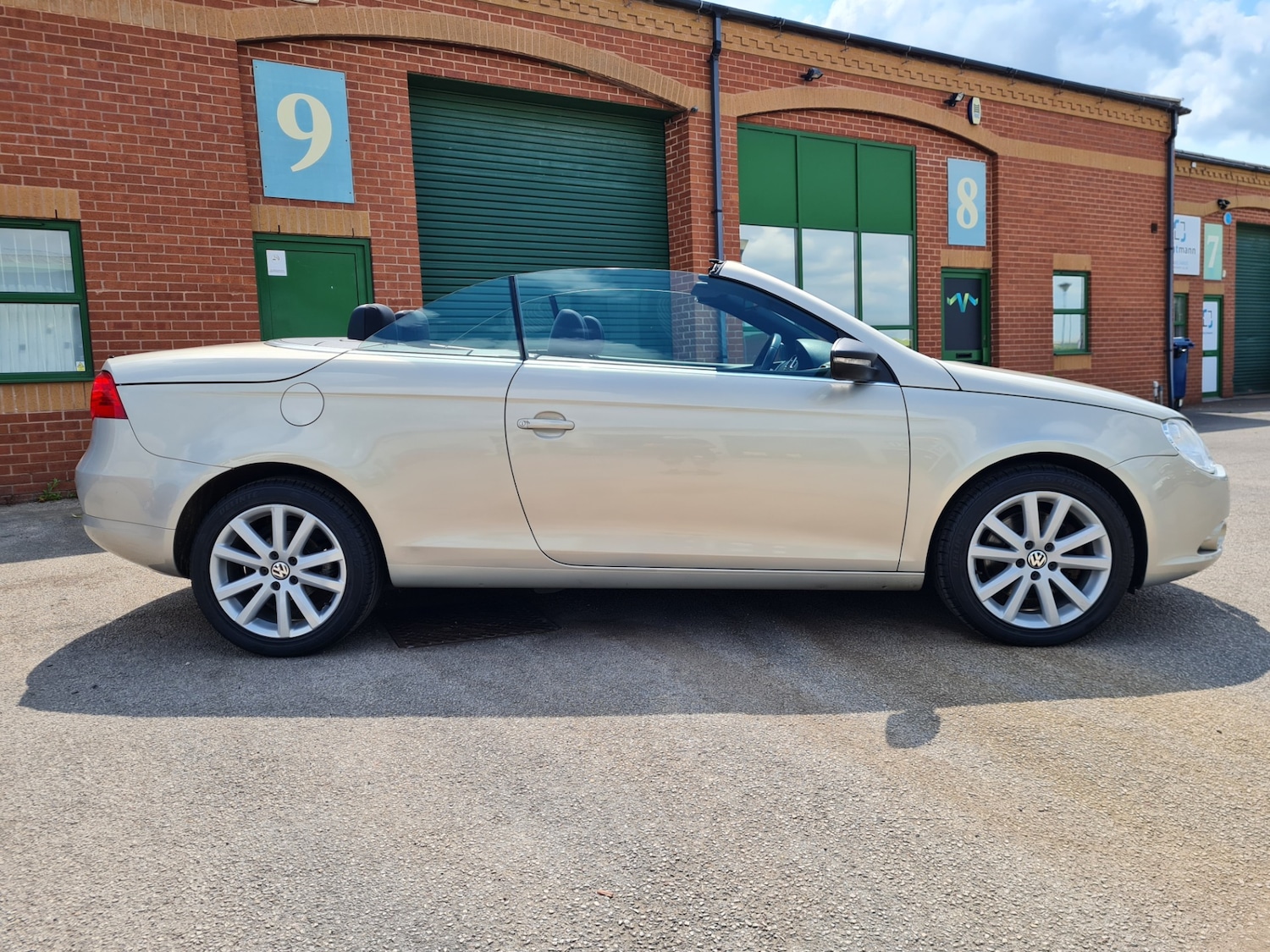 Used Volkswagen EOS 2009 for sale - 76707583: Photo 4
