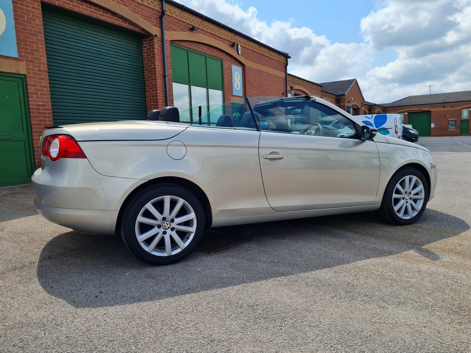 Used Volkswagen EOS 2009 for sale - 76707583: Photo 5