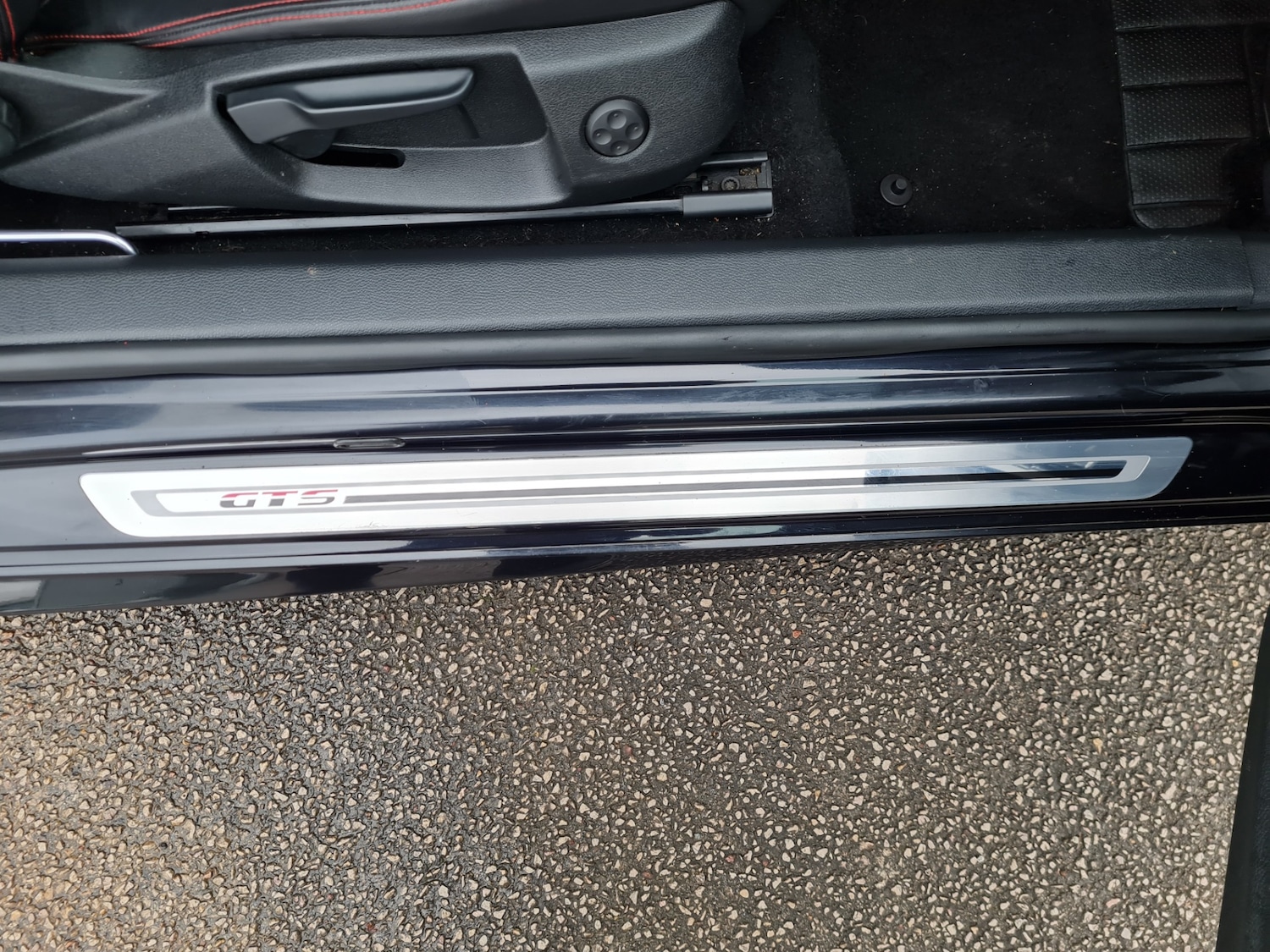 Used Volkswagen Scirocco 2013 for sale - 75996475: Photo 69