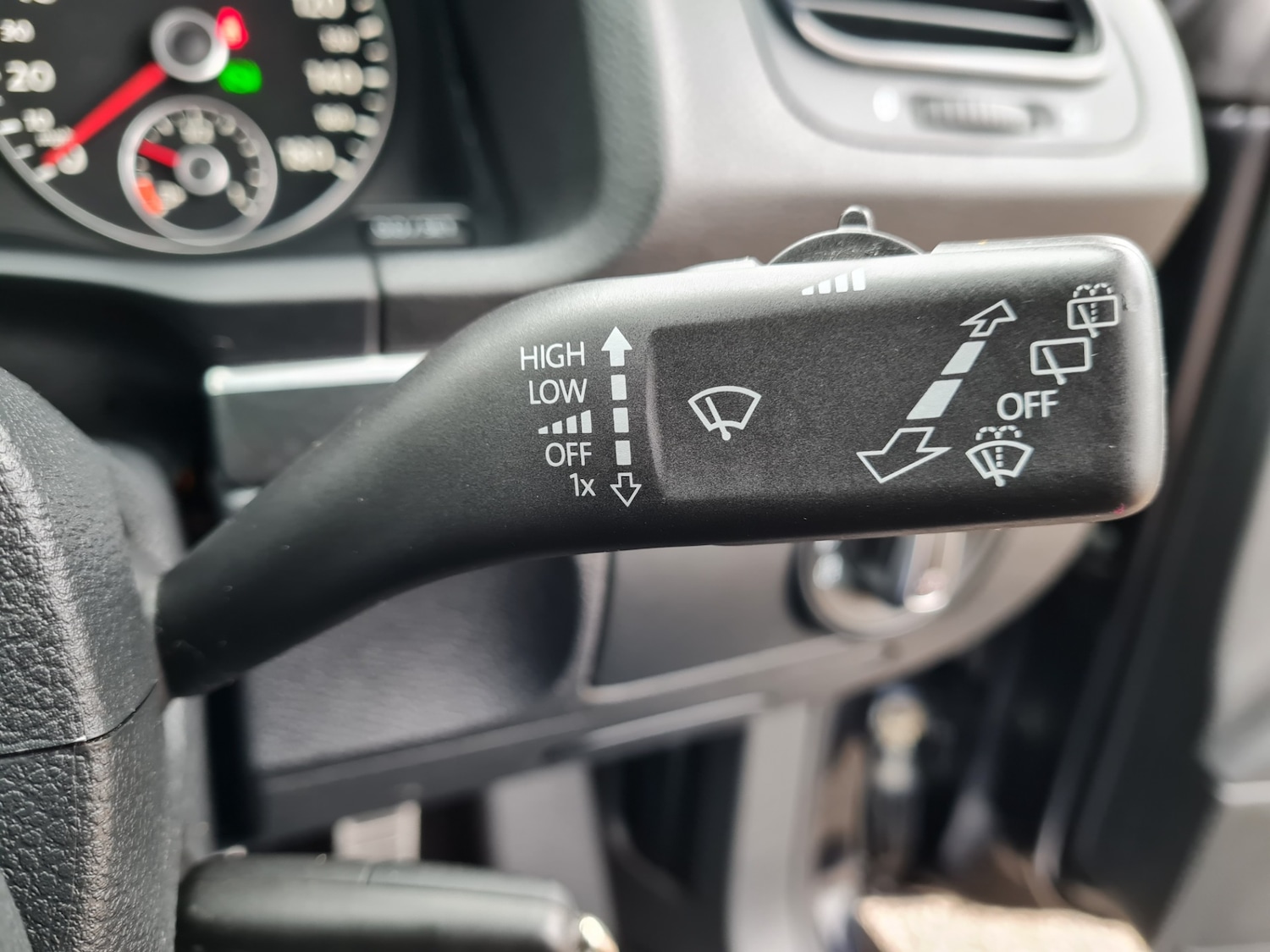 Used Volkswagen Scirocco 2013 for sale - 75996475: Photo 77