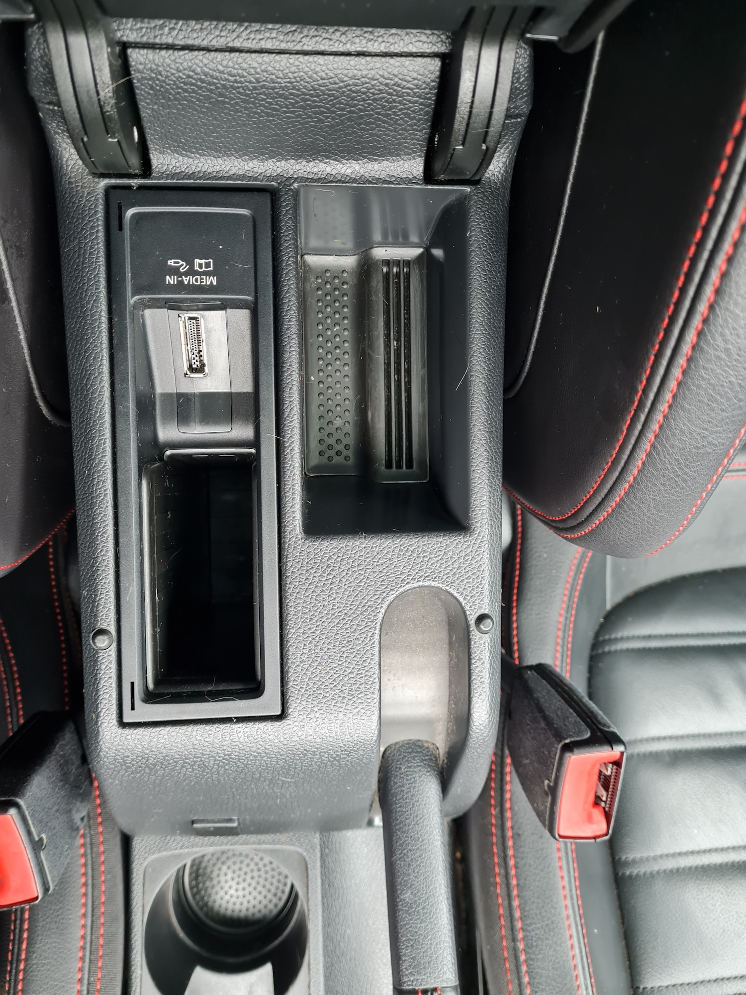 Used Volkswagen Scirocco 2013 for sale - 75996475: Photo 85