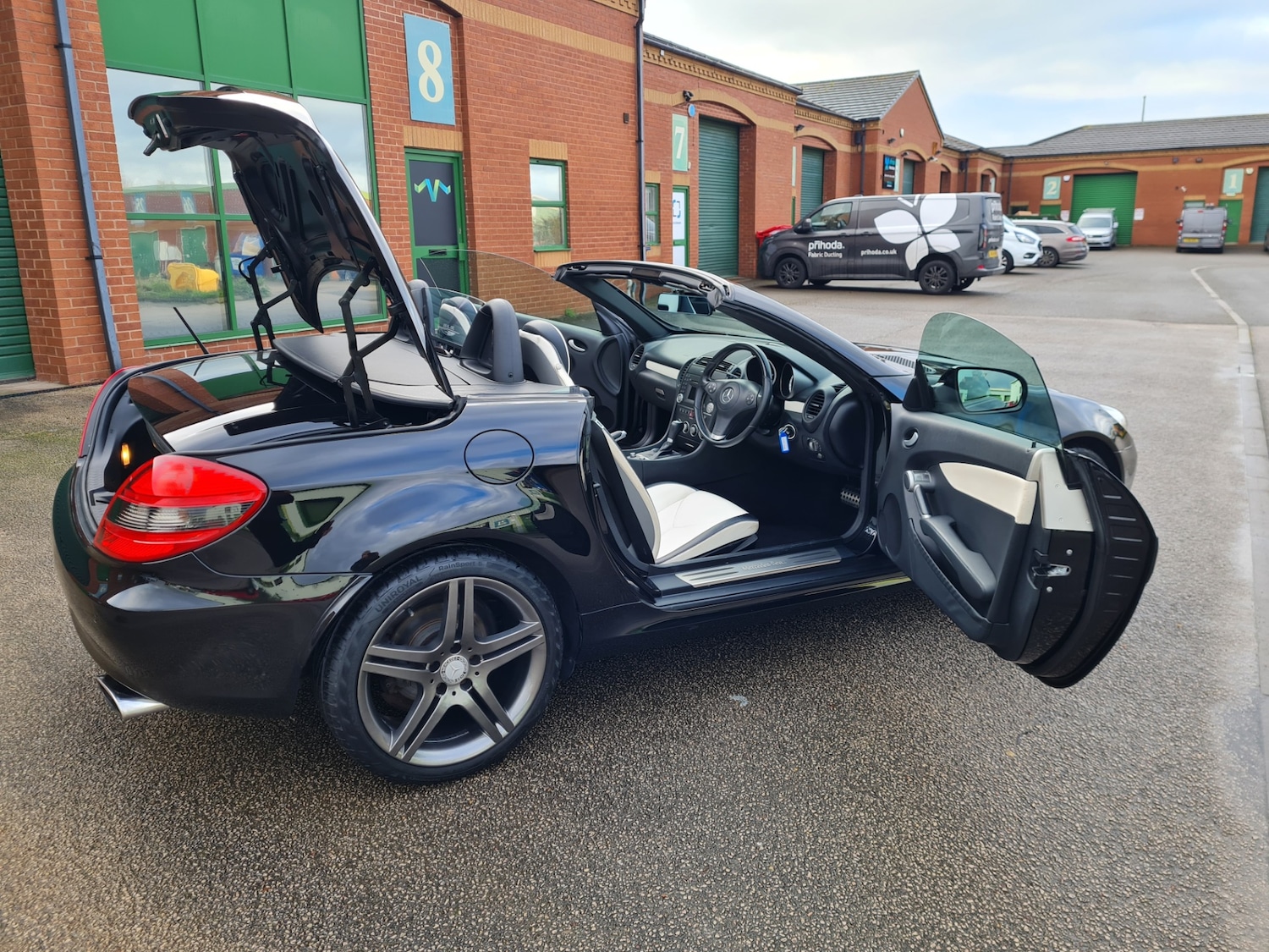 Used Mercedes-Benz SLK 2009 for sale - 76365002: Photo 30