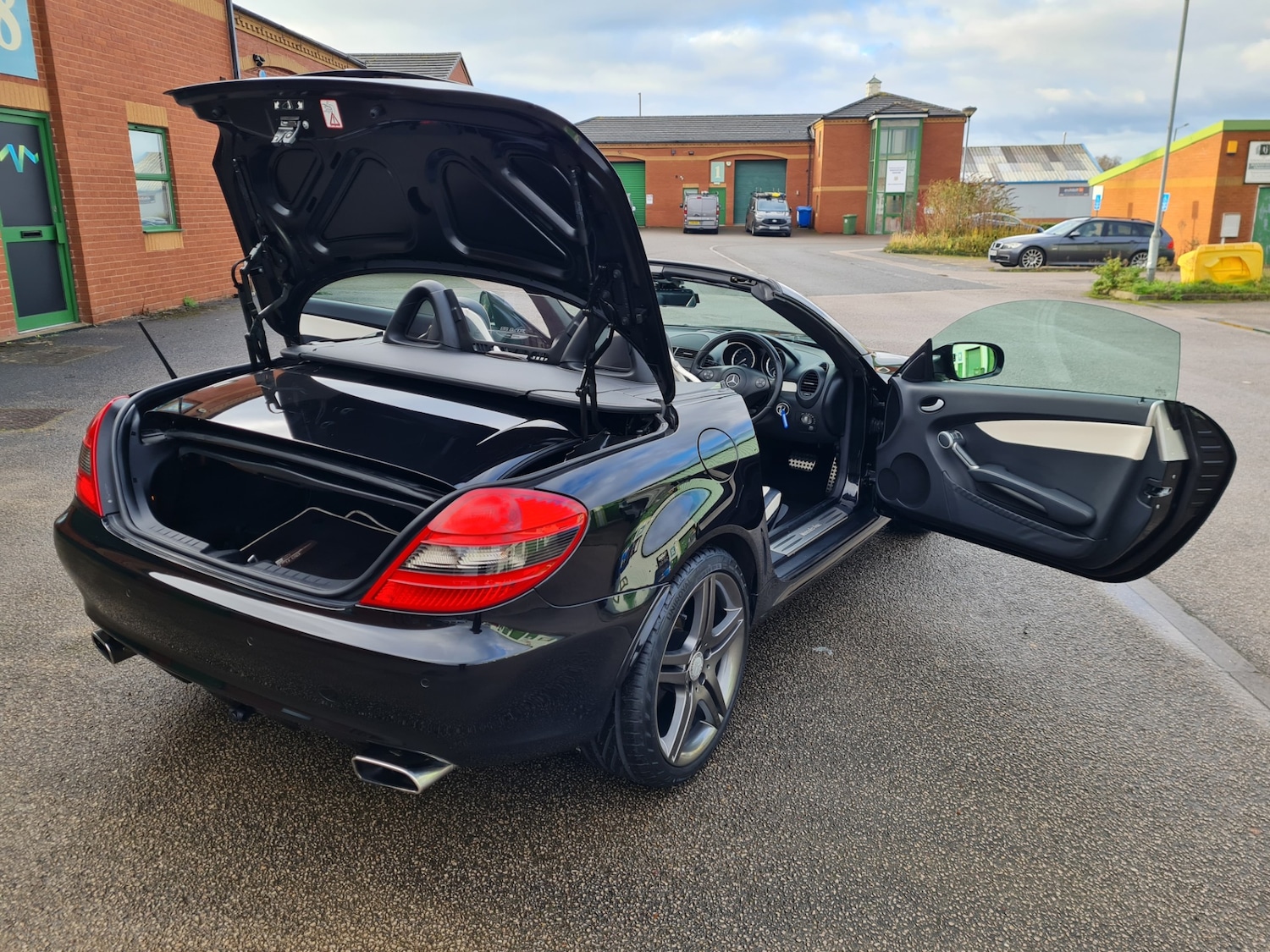Used Mercedes-Benz SLK 2009 for sale - 76365002: Photo 31