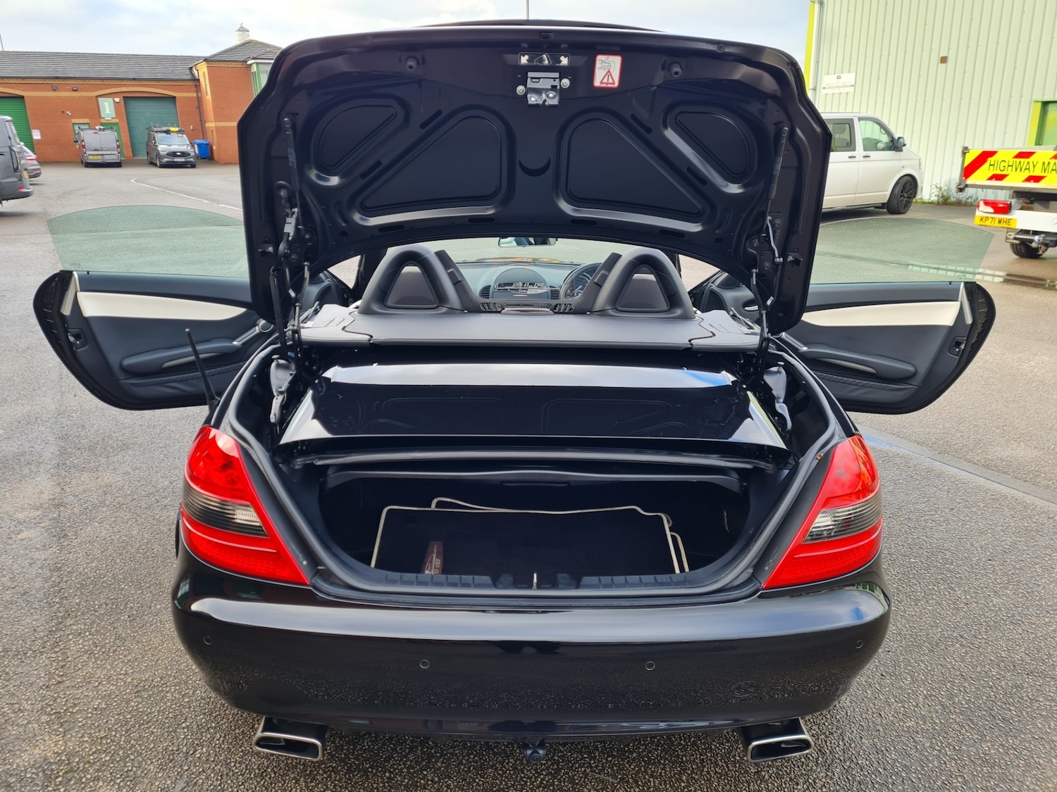 Used Mercedes-Benz SLK 2009 for sale - 76365002: Photo 32