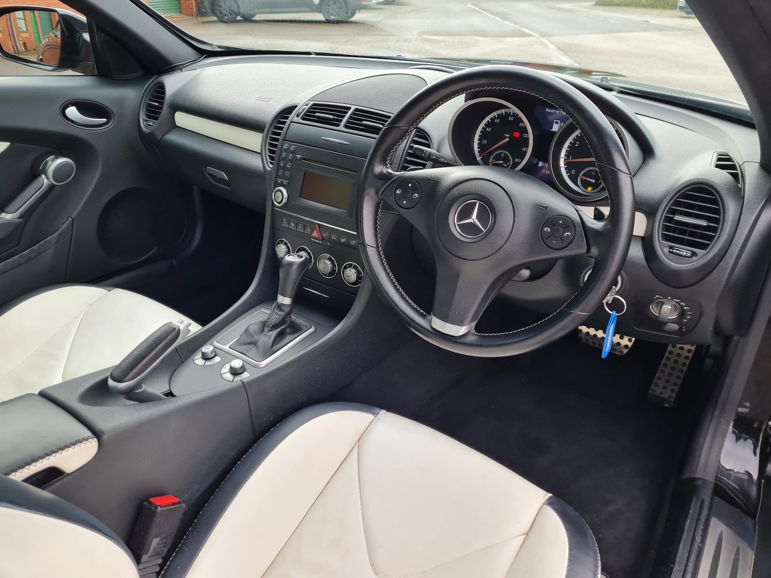 Used Mercedes-Benz SLK 2009 for sale - 76365002: Photo 64