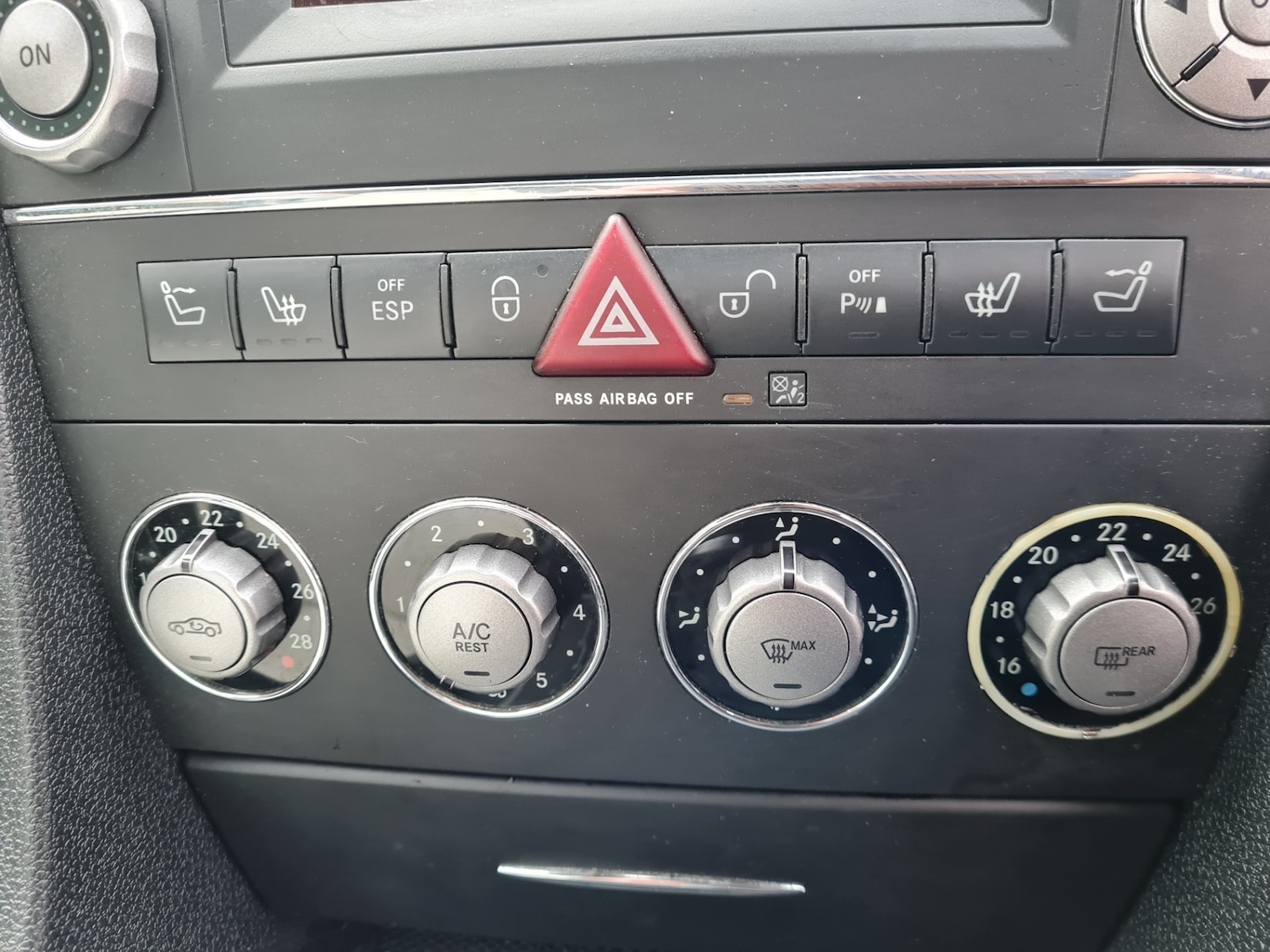 Used Mercedes-Benz SLK 2009 for sale - 76365002: Photo 73