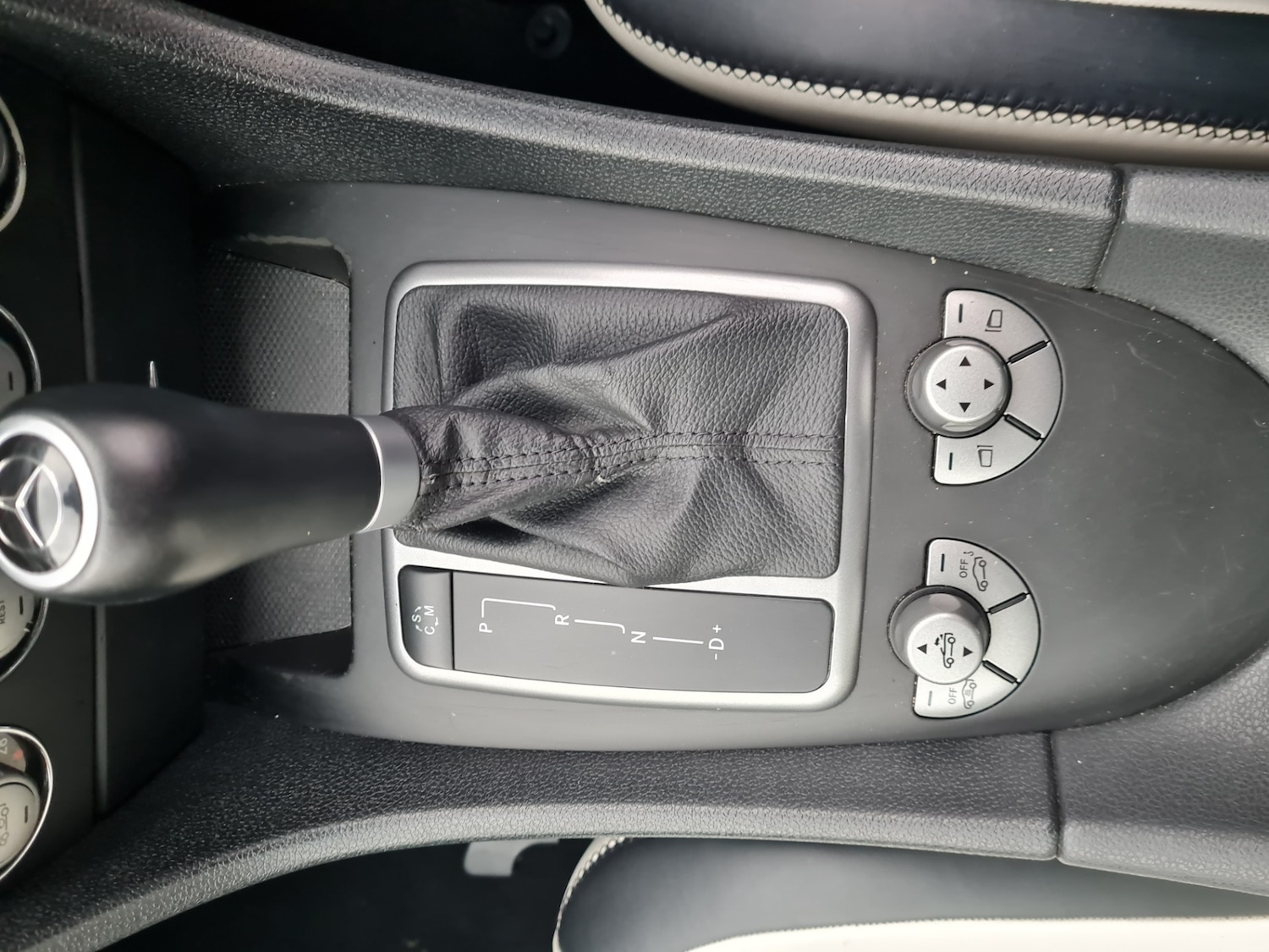 Used Mercedes-Benz SLK 2009 for sale - 76365002: Photo 75