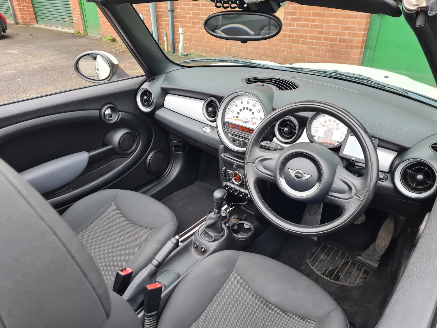 Used MINI Convertible 2011 for sale - 77404257: Photo 10