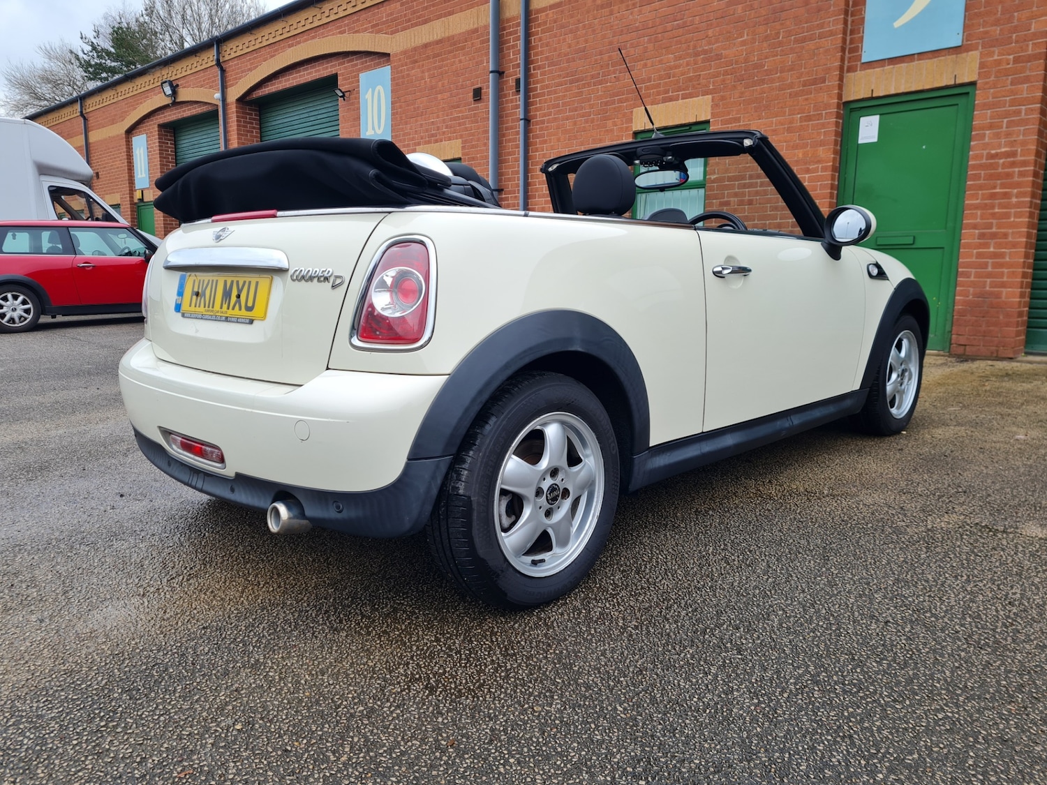 Used MINI Convertible 2011 for sale - 77404257: Photo 3