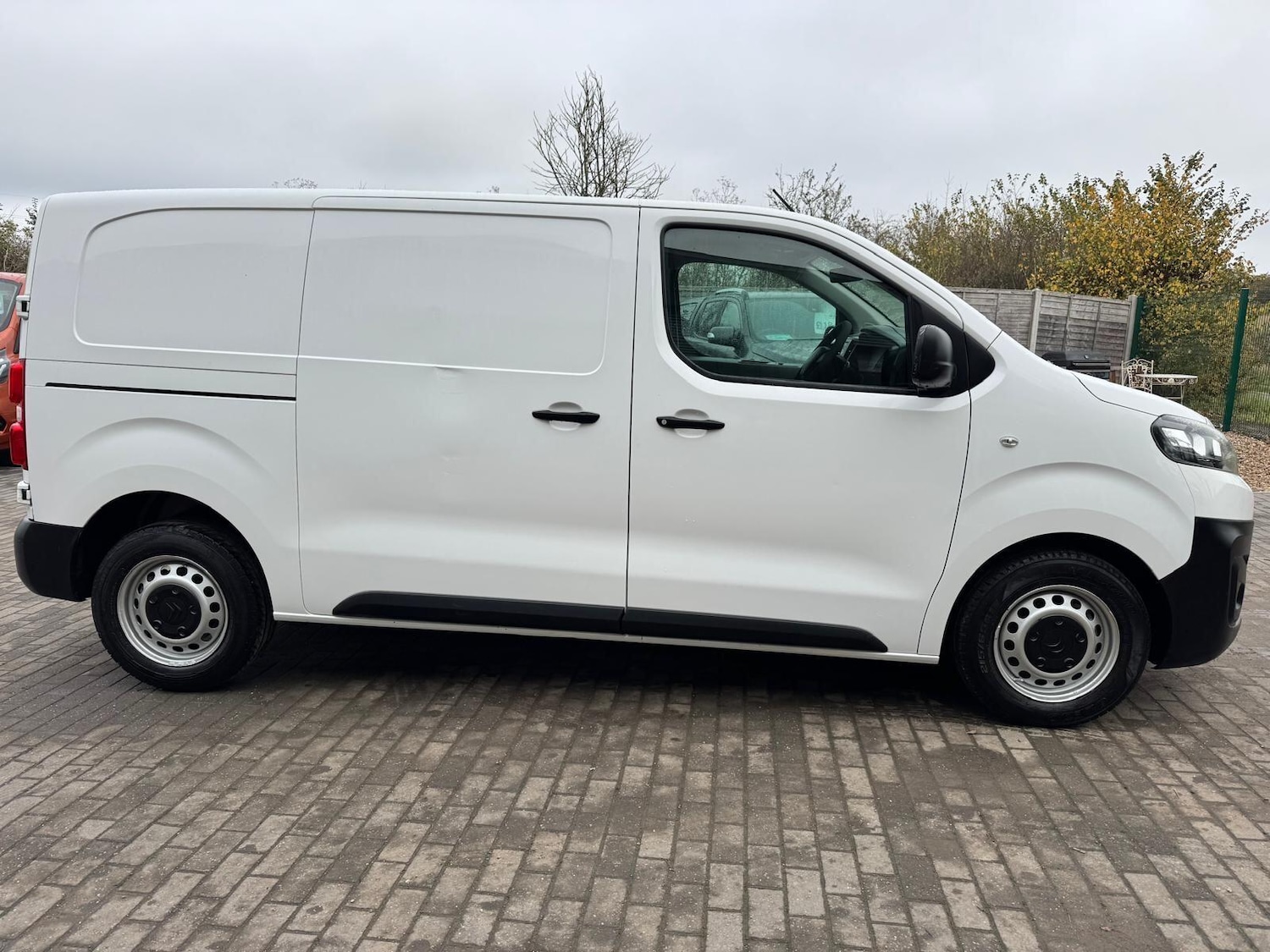 Used Citroen Dispatch 2017 for sale - 76521582: Photo 21