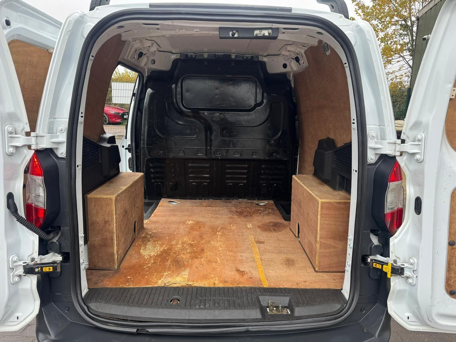 Used Ford Transit Courier 2017 for sale - 76839299: Photo 10