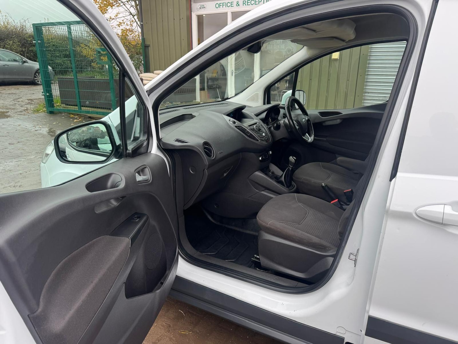 Used Ford Transit Courier 2017 for sale - 76839299: Photo 20