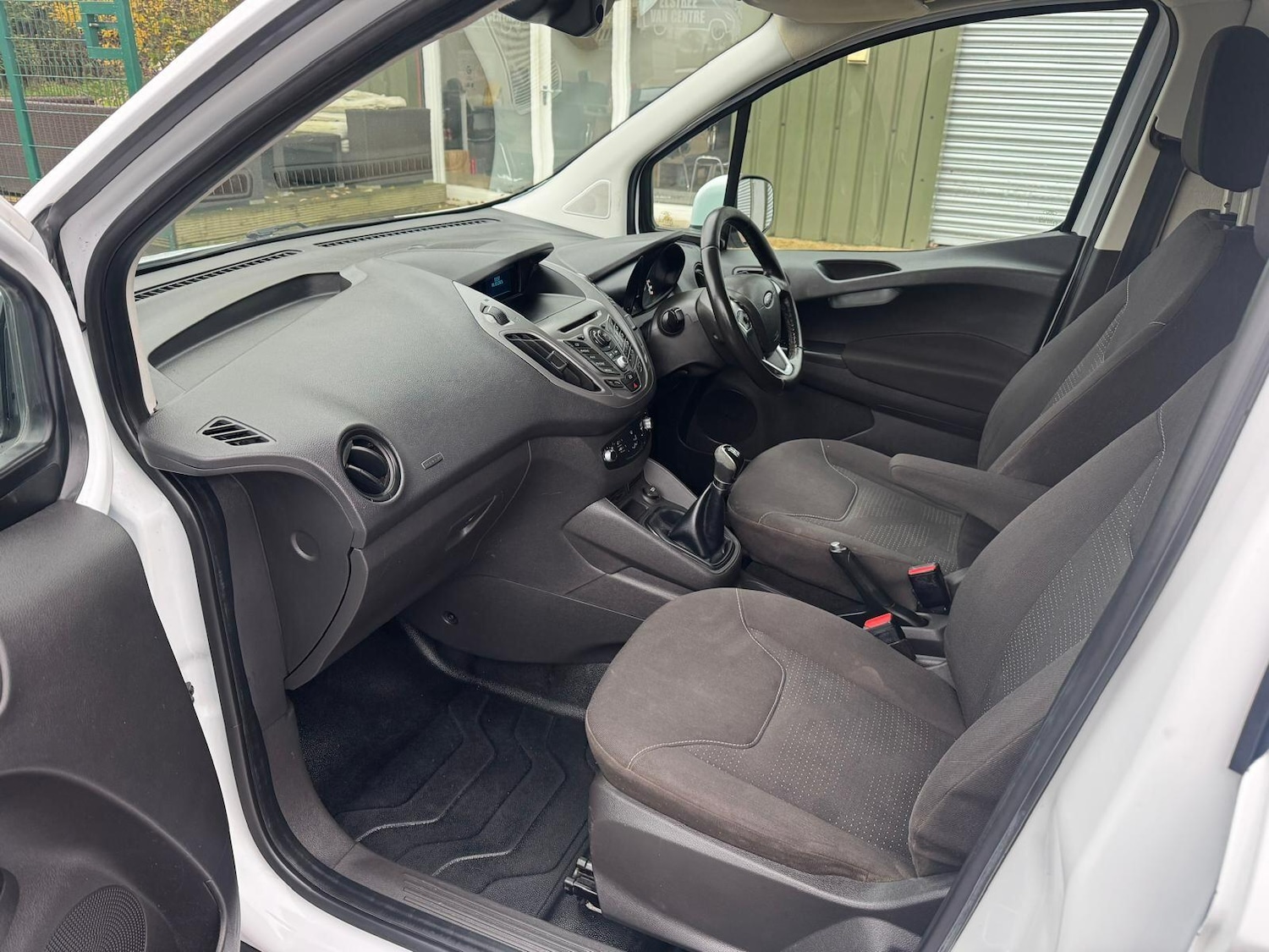 Used Ford Transit Courier 2017 for sale - 76839299: Photo 21