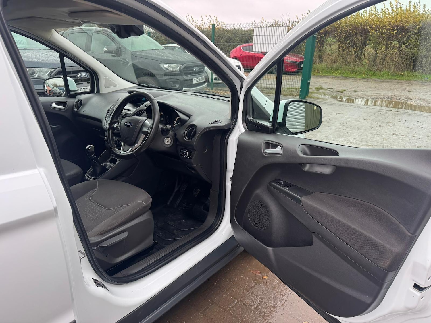 Used Ford Transit Courier 2017 for sale - 76839299: Photo 22