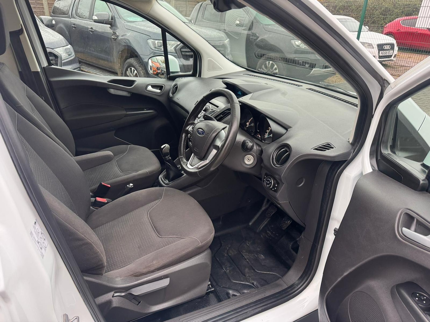 Used Ford Transit Courier 2017 for sale - 76839299: Photo 23