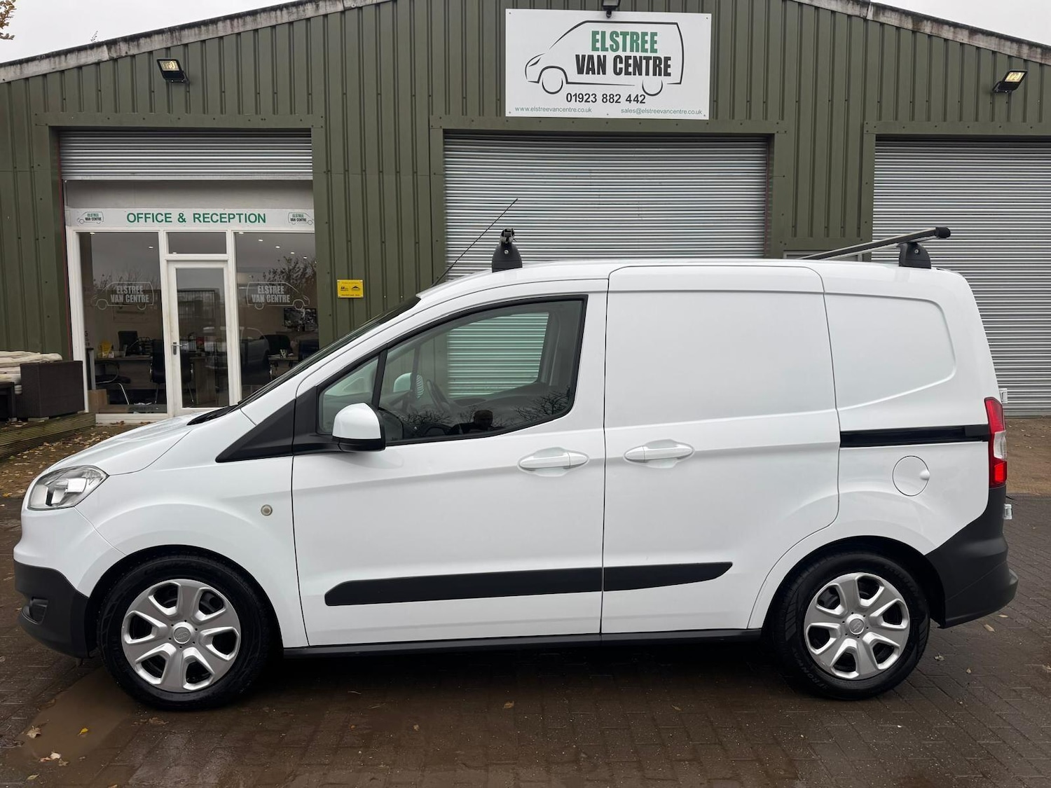 Used Ford Transit Courier 2017 for sale - 76839299: Photo 3