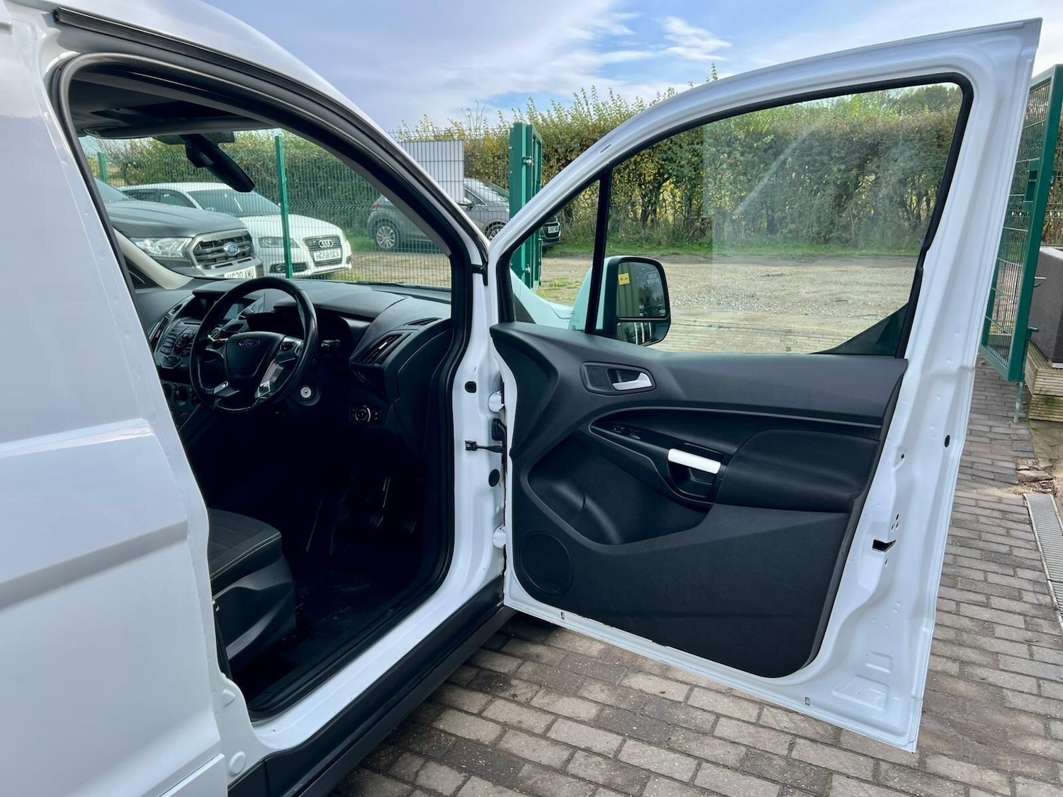 Used Ford Transit Connect 2018 for sale - 76423452: Photo 17