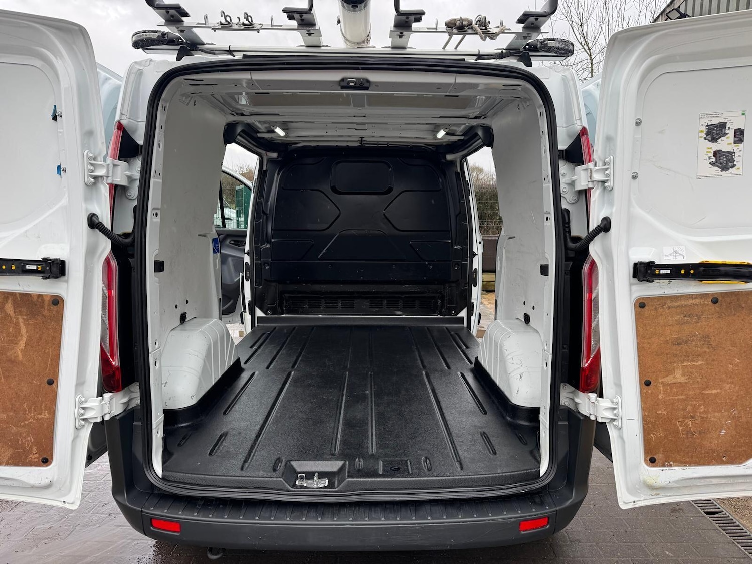 Used Ford Transit Custom 2017 for sale - 77305112: Photo 3