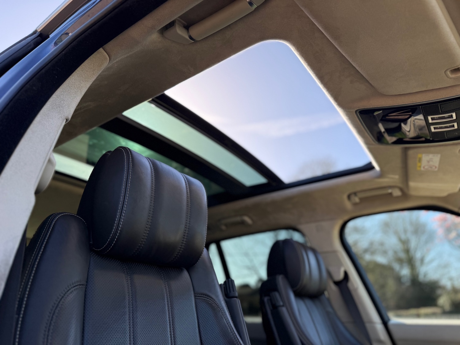 Used Land Rover Range Rover 2015 for sale - 77917560: Photo 10