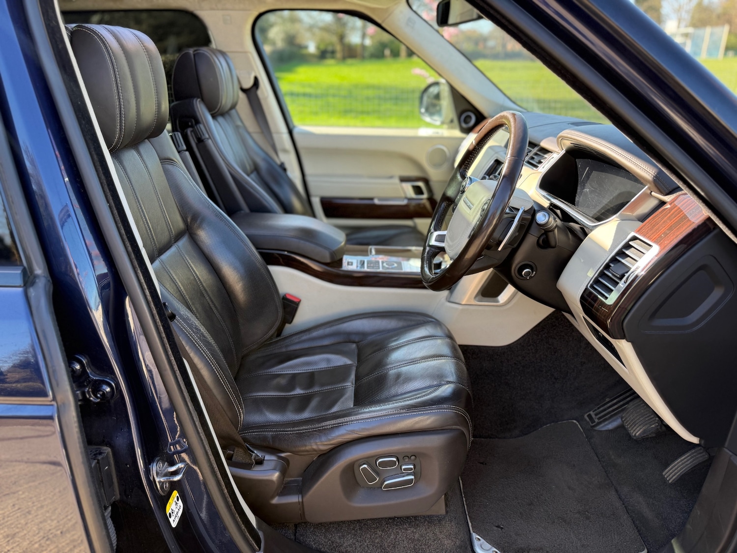 Used Land Rover Range Rover 2015 for sale - 77917560: Photo 8