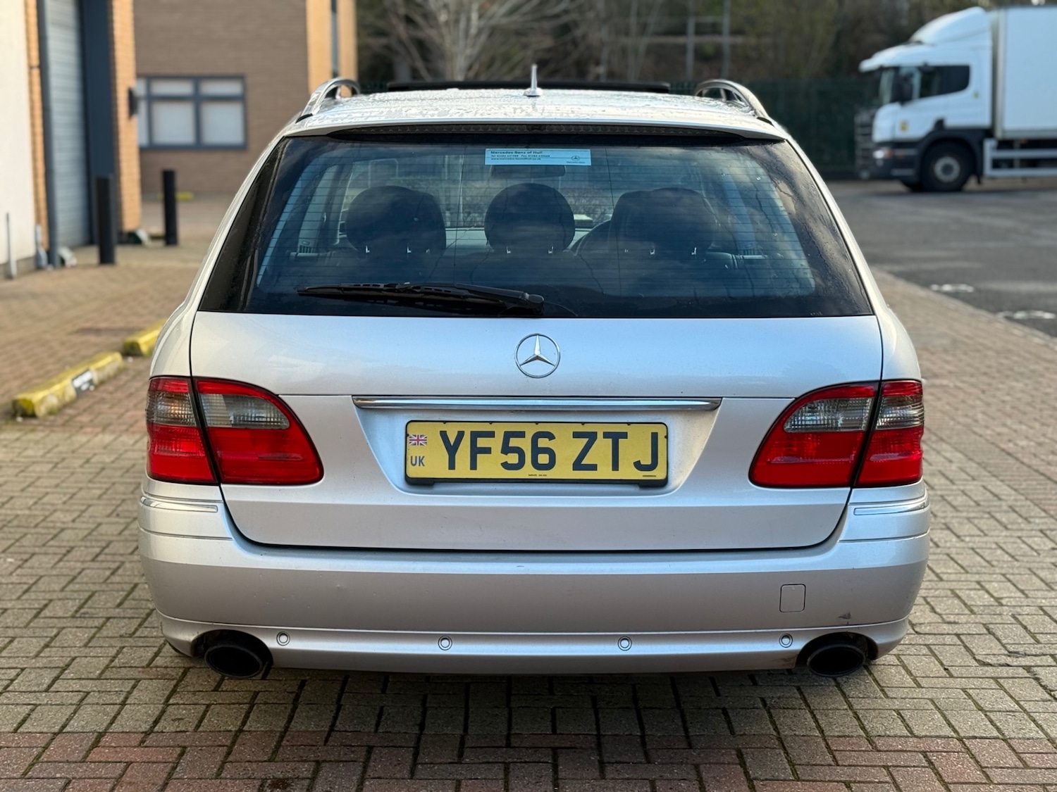 Used Mercedes-Benz E Class 2006 for sale - 76755476: Photo 4