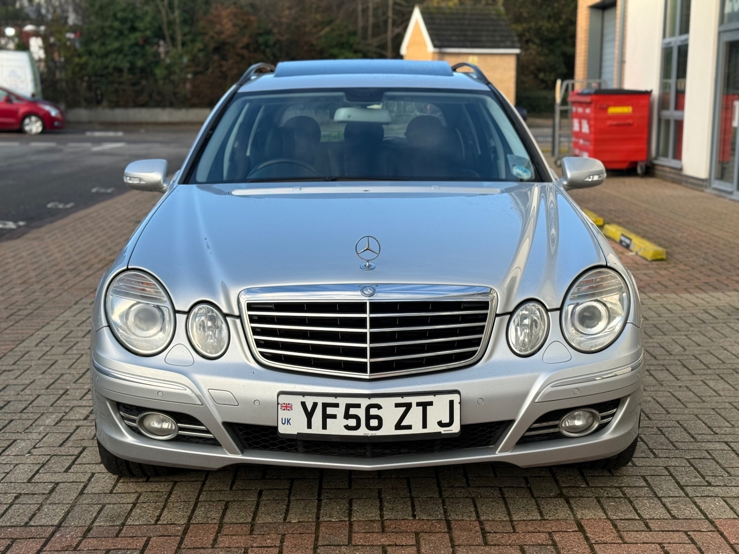 Used Mercedes-Benz E Class 2006 for sale - 76755476: Photo 5