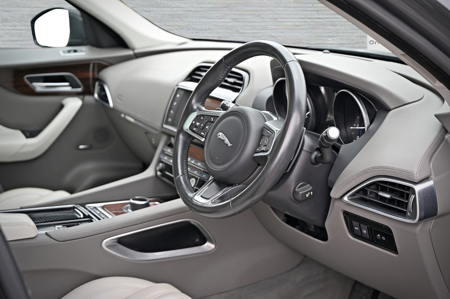 Used Jaguar F-Pace 2017 for sale - 77650011: Photo 22