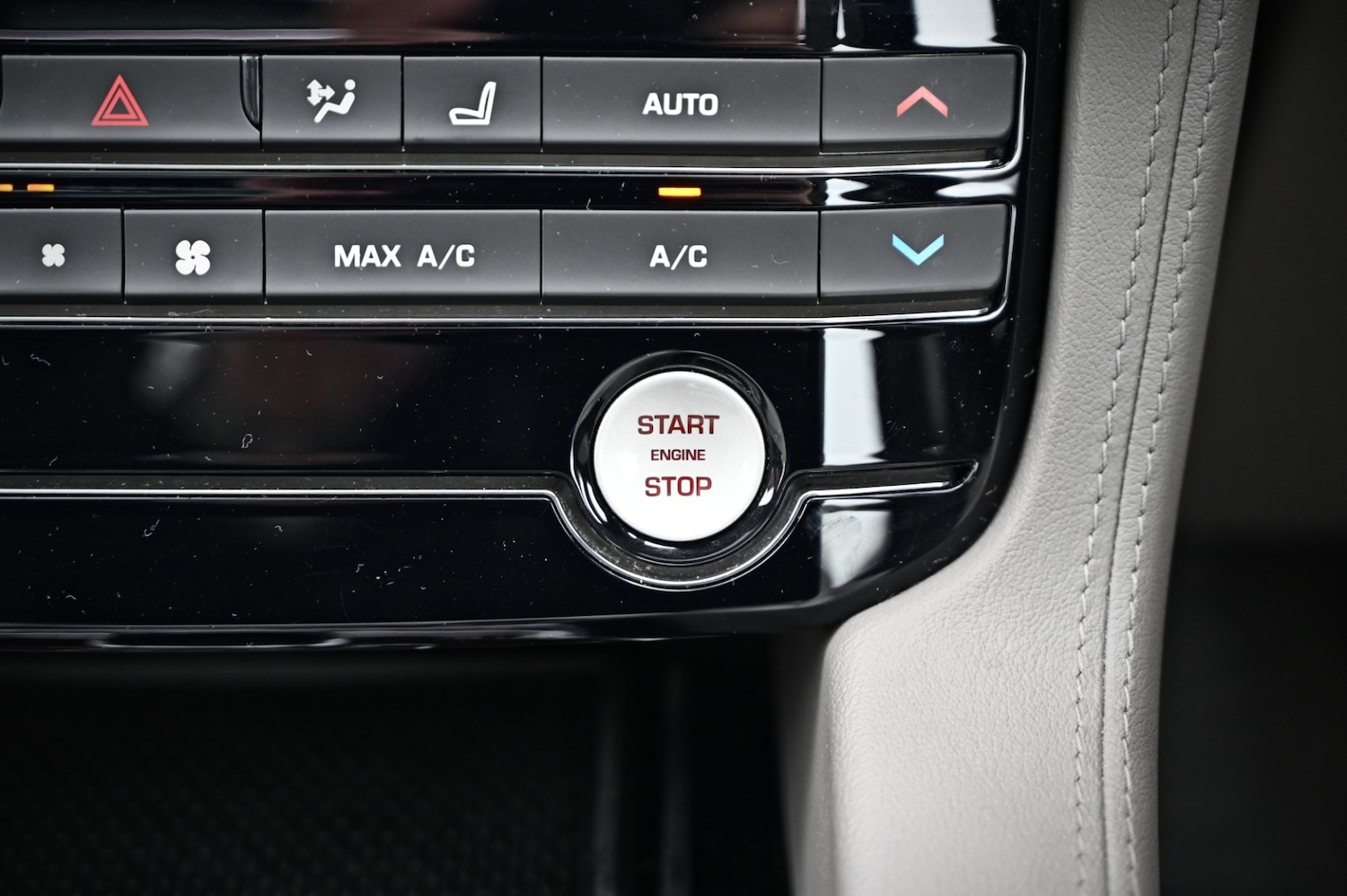 Used Jaguar F-Pace 2017 for sale - 77650011: Photo 25