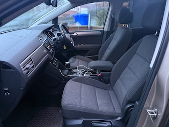 Used Volkswagen Touran 2016 for sale - 77357482: Photo