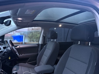 Used Volkswagen Touran 2016 for sale - 77357482: Photo