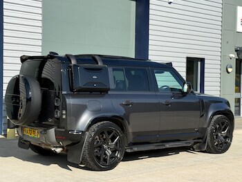 Used Land Rover Defender 2022 for sale - 77750112: Photo