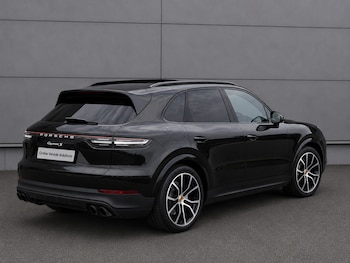 Used Porsche Cayenne 2018 for sale - 79037089: Photo