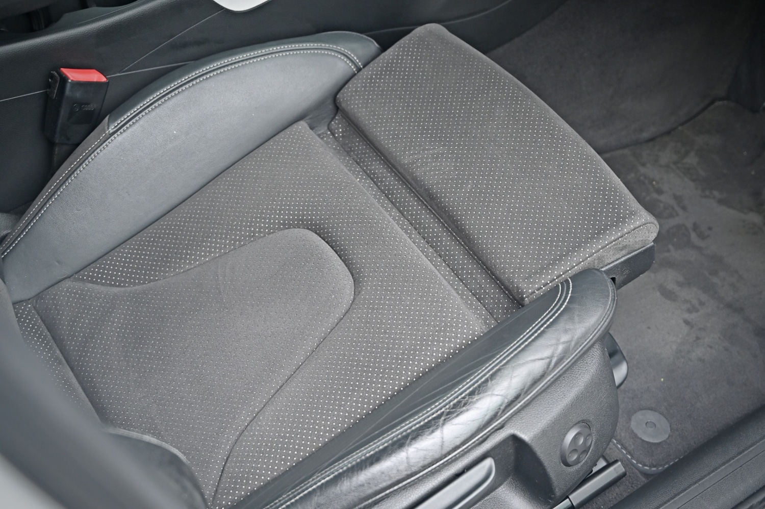 Used Audi A4 2009 for sale - 75909250: Photo 14