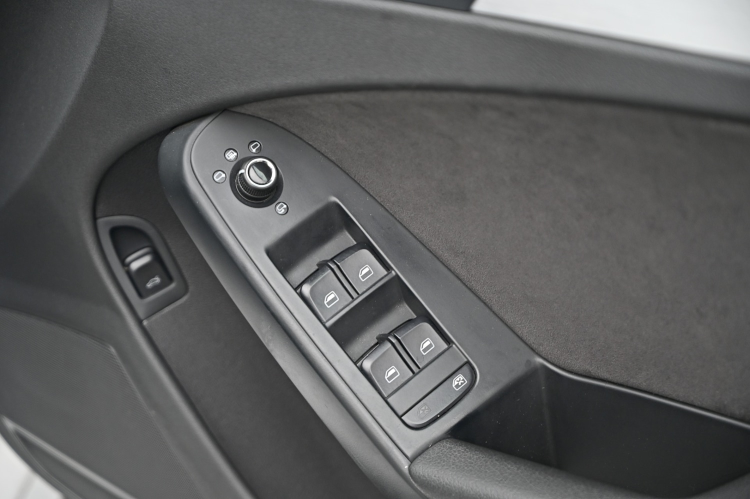 Used Audi A4 2009 for sale - 75909250: Photo 25