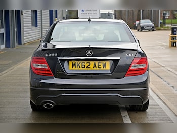 Used Mercedes-Benz C Class 2012 for sale - 77355355: Photo