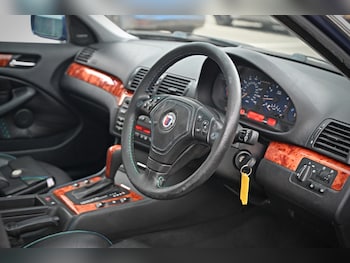 1999 (V) - B3 3.3 4dr