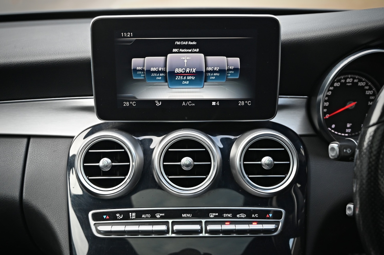 Used Mercedes-Benz C Class 2014 for sale - 76555561: Photo 23