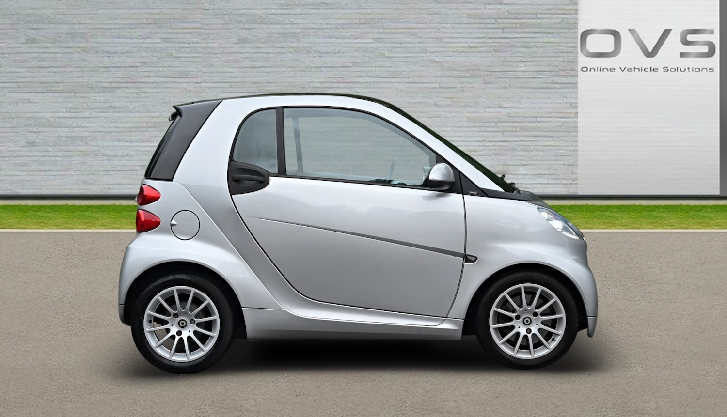 Used smart fortwo 2011 for sale - 77663505: Photo 2