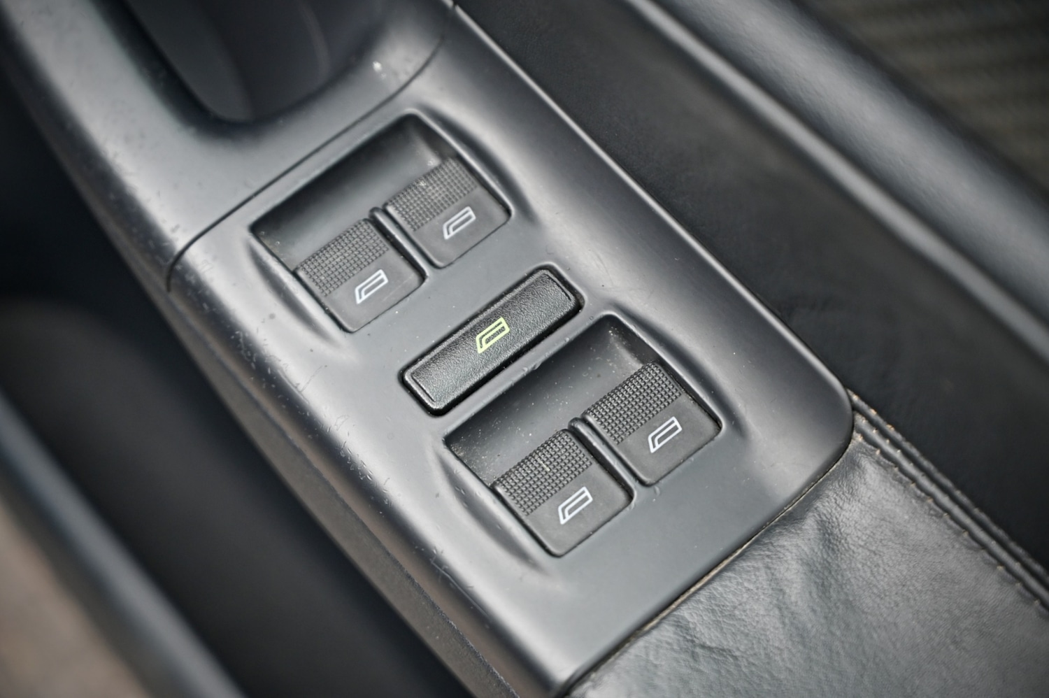 Used Audi S4 2000 for sale - 76098072: Photo 25