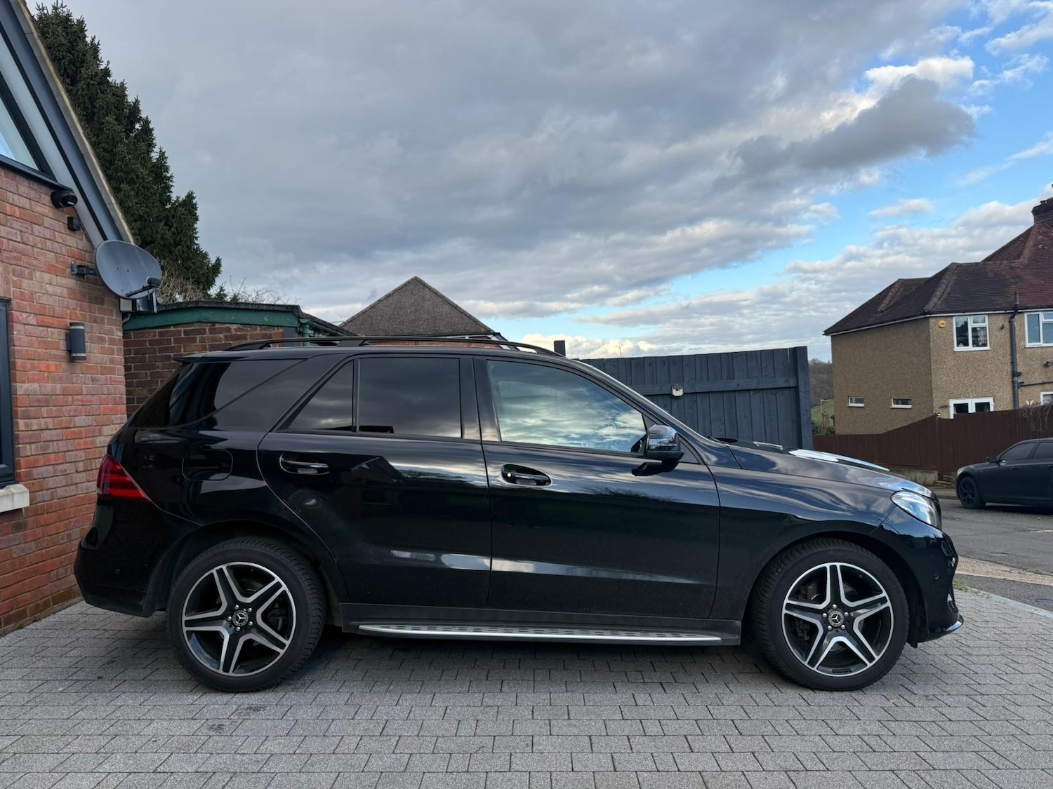 Used Mercedes-Benz GLE 2018 for sale - 77702887: Photo 2