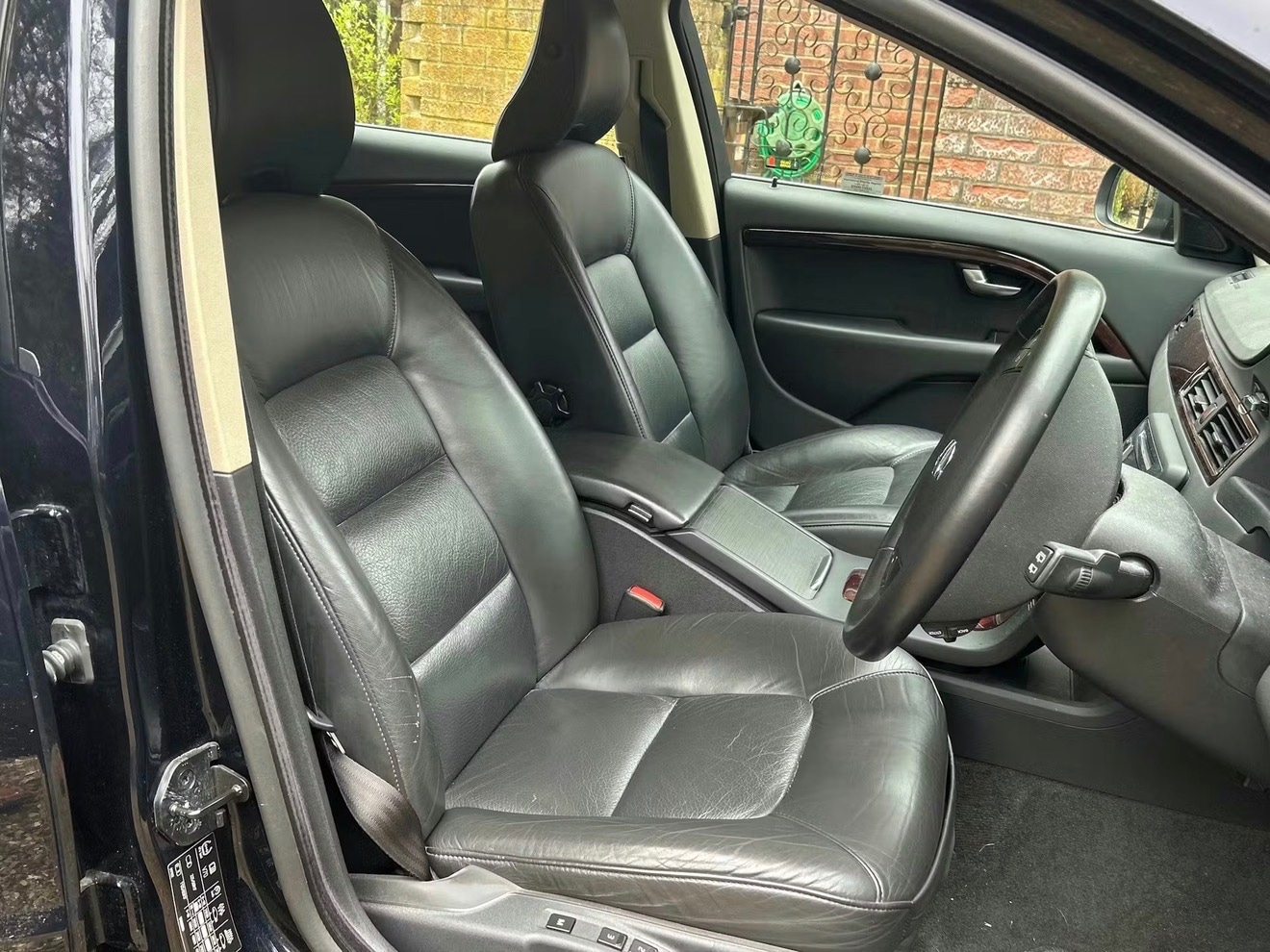 Used Volvo V70 2007 for sale - 78124809: Photo 3