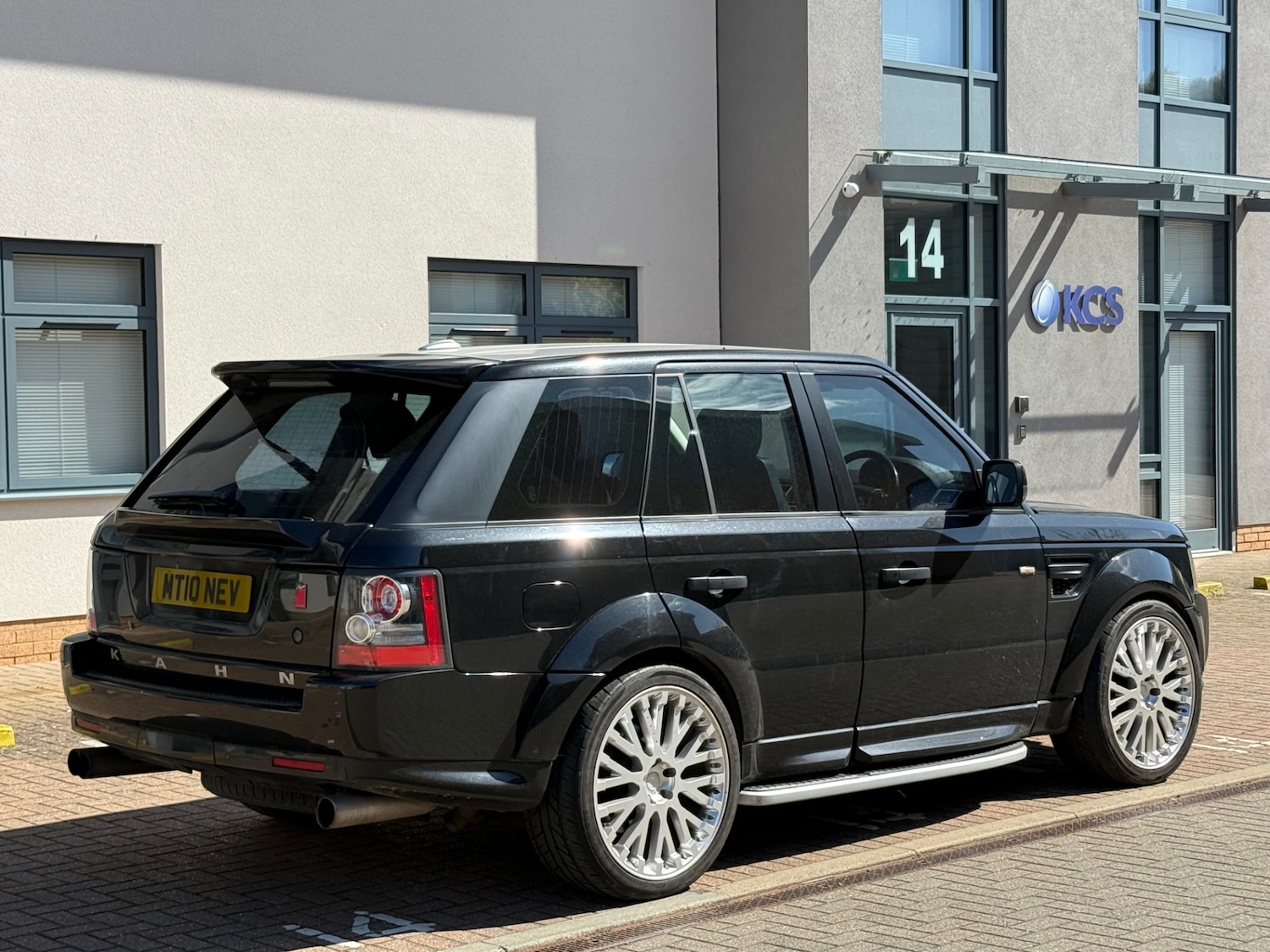 Used Land Rover Range Rover Sport 2010 for sale - 78218676: Photo 4