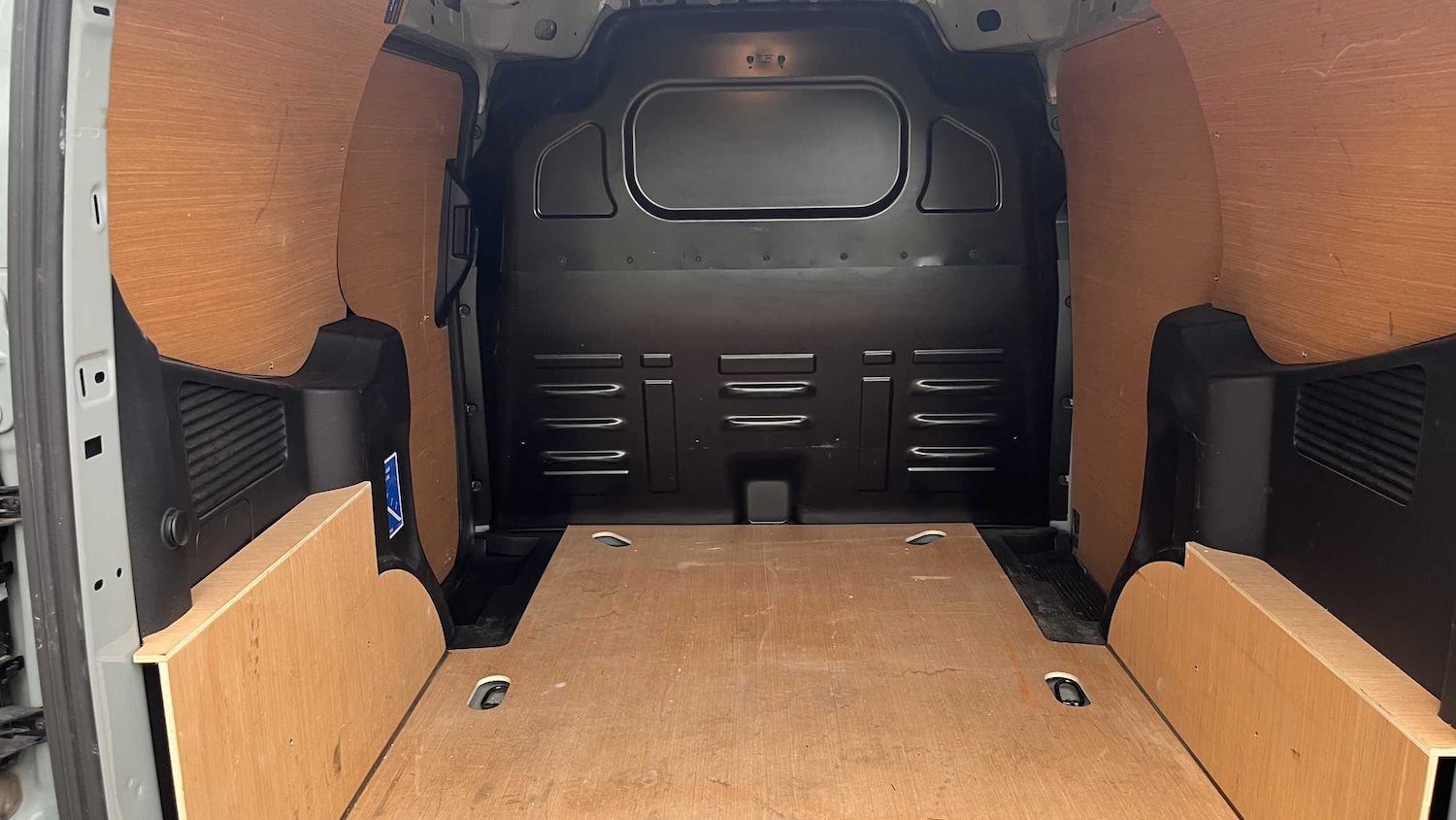 Used Ford Transit Courier 2024 for sale - 76170138: Photo 18