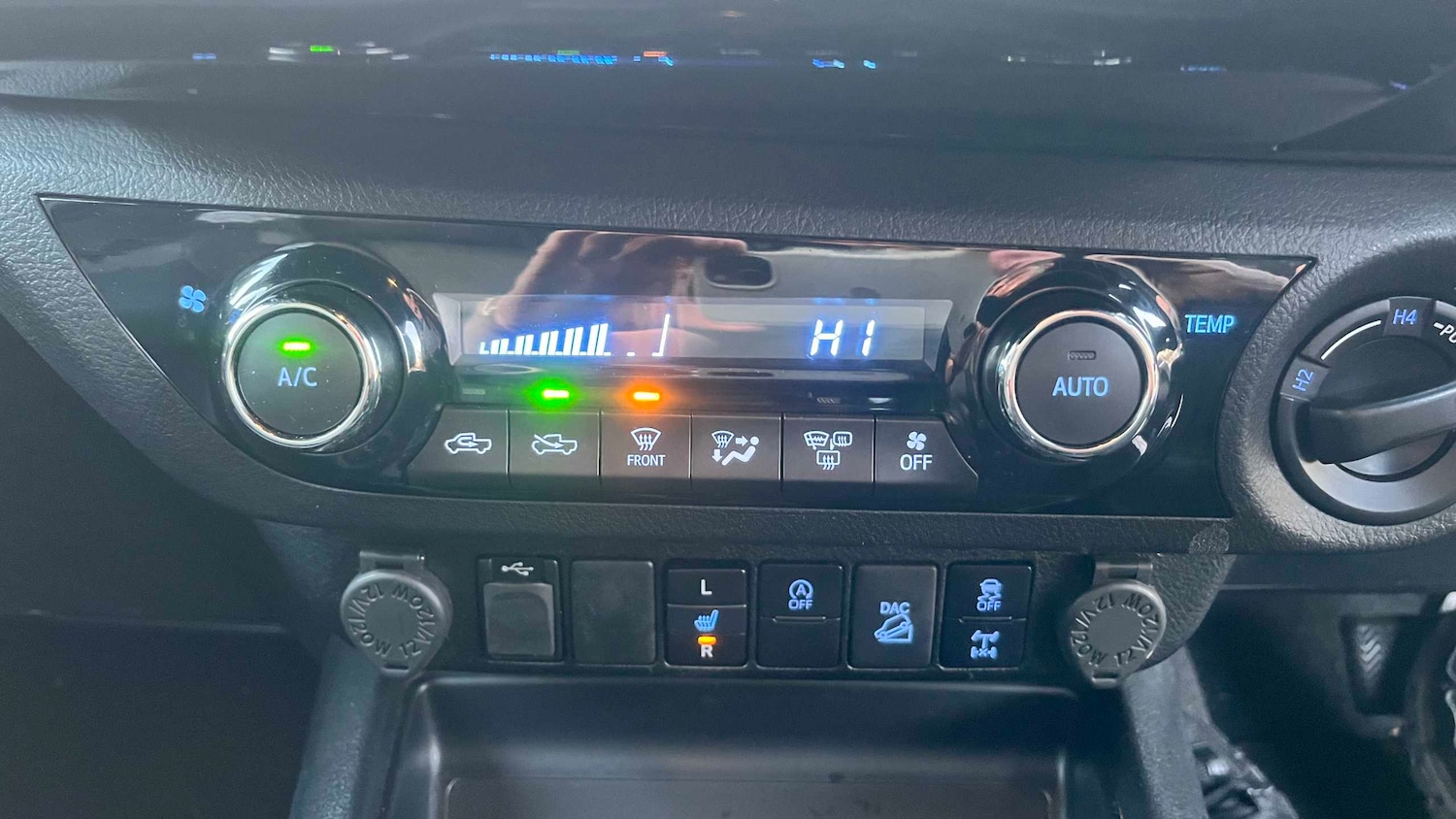 Used Toyota Hilux 2021 for sale - 76889866: Photo 19