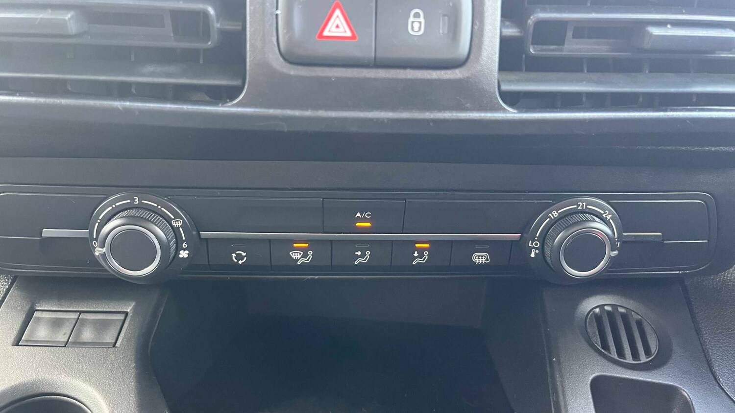 Used Peugeot Partner 2022 for sale - 76540808: Photo 25