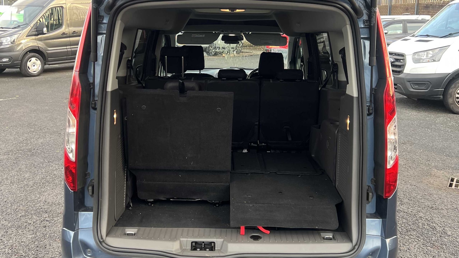 Used Ford Grand Tourneo Connect 2022 for sale - 76916056: Photo 9