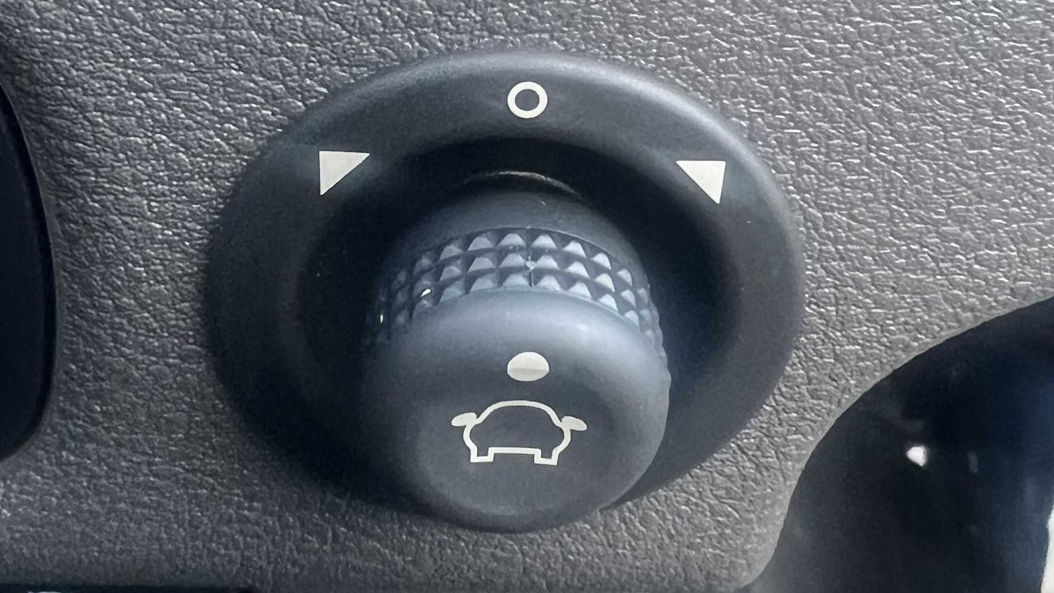 Used Toyota C-HR 2025 for sale - 76411274: Photo 26