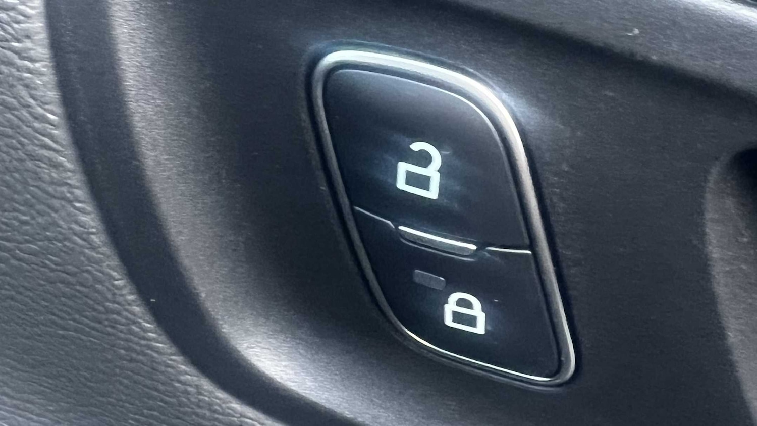 Used Toyota C-HR 2025 for sale - 76411274: Photo 28