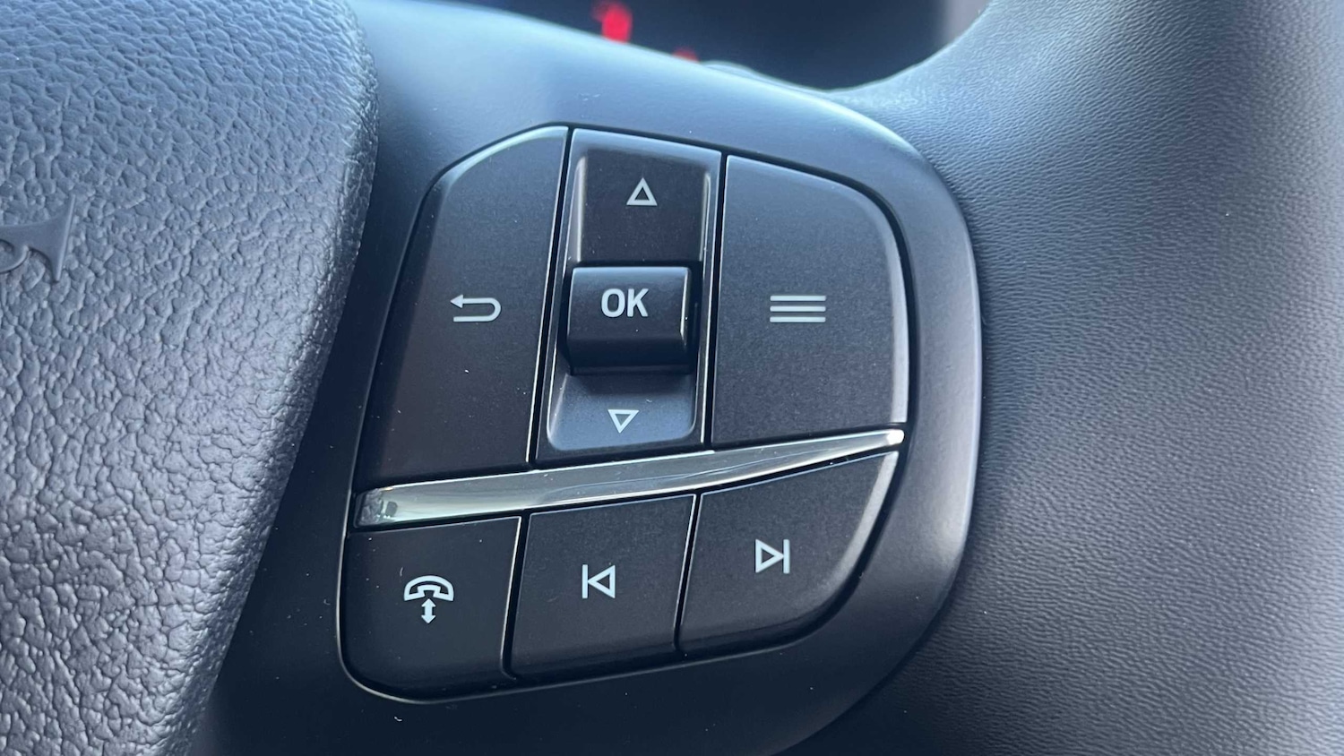 Used Toyota C-HR 2025 for sale - 76411274: Photo 31